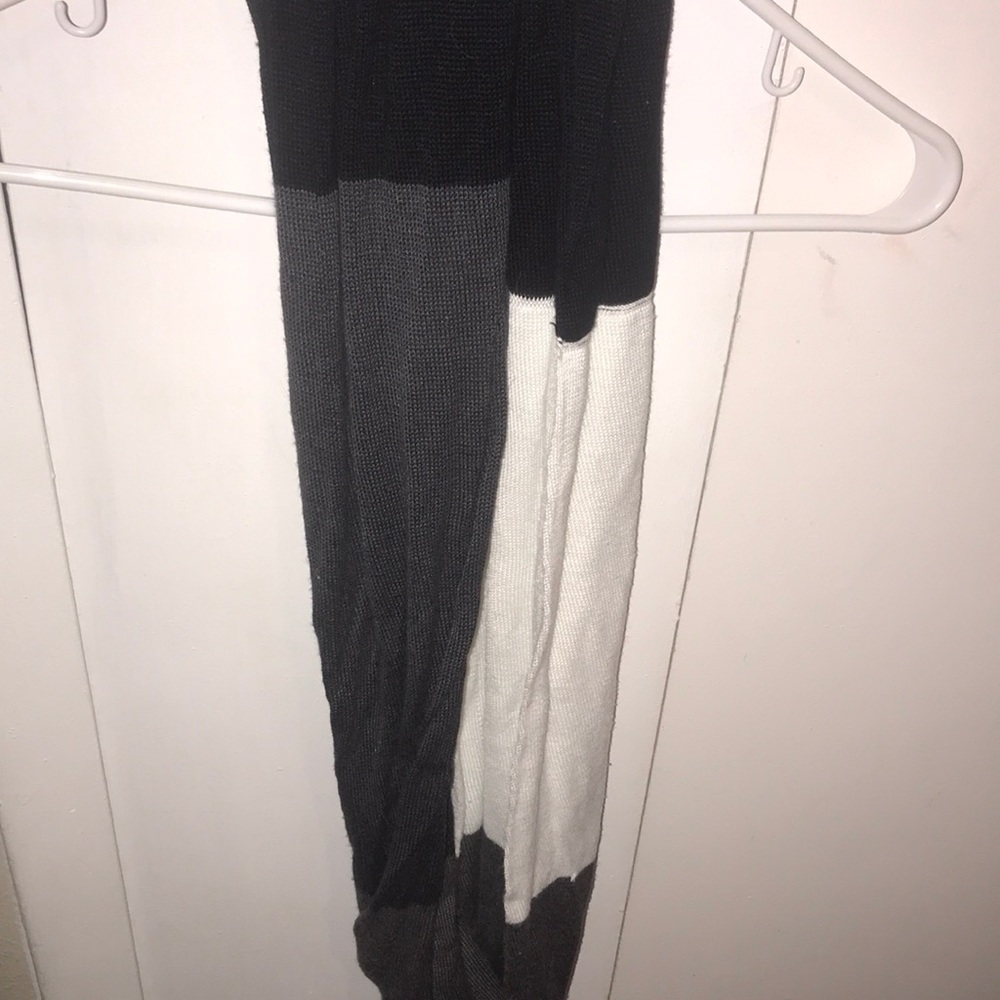 Gray black and white scarf